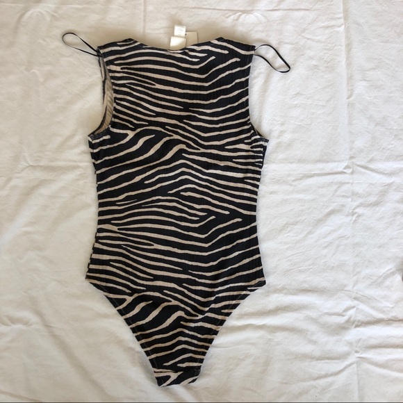 NWT H&M Bodysuit - Picture 2 of 3